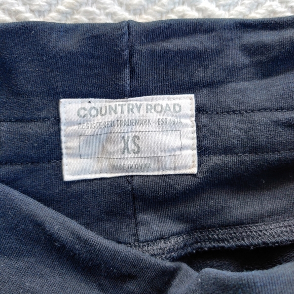 COUNTRY ROAD|| BLACK STRAIGHT LEG SWEATPANTS SIZE- XS - Picture 3 of 9